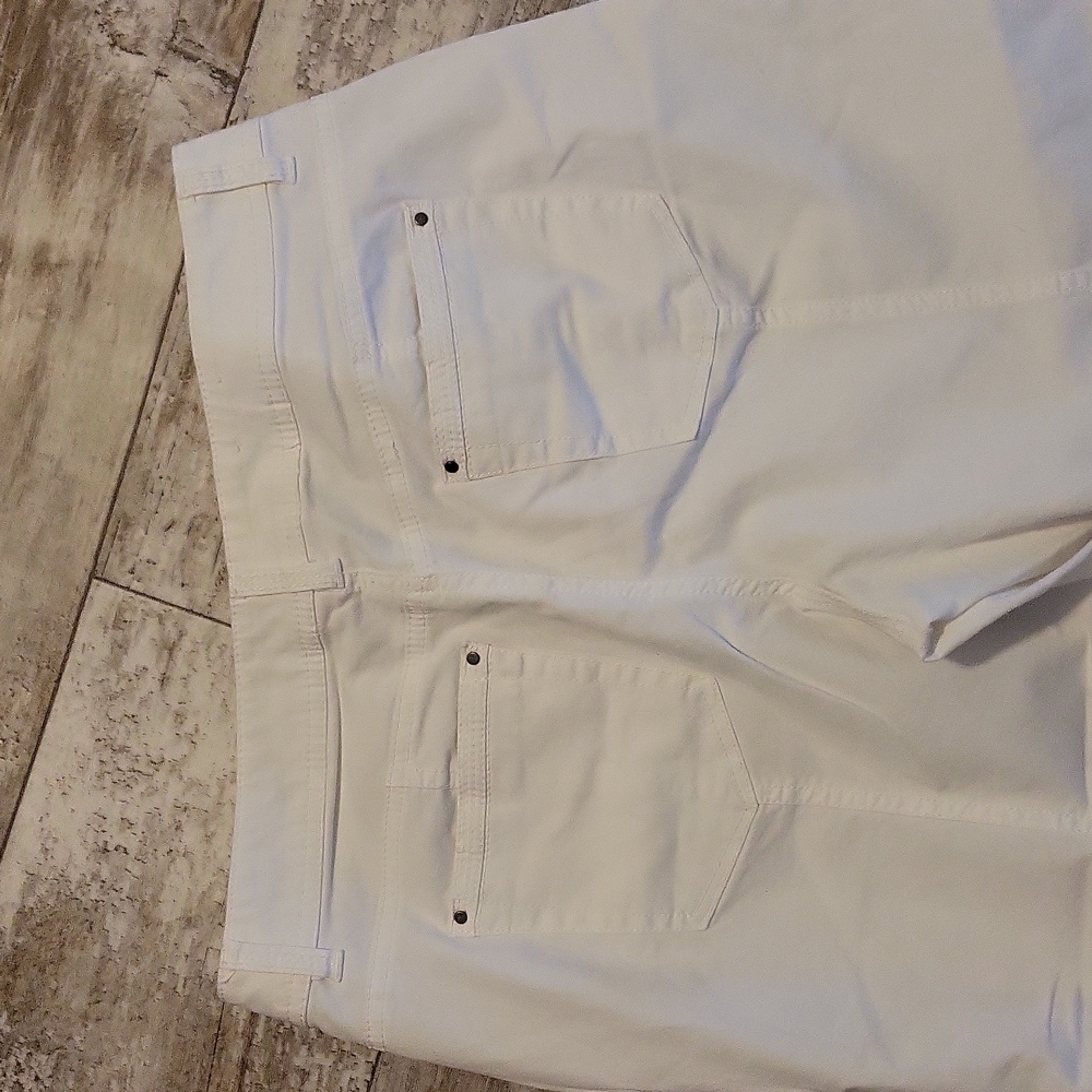 Style & Co White Capri's - Picture 6 of 10